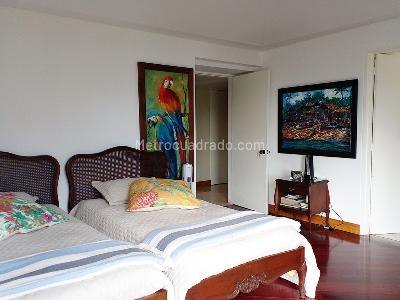 Apartamento de 2 alcobas en venta en El Poblado, Medellín, 233 m² · foto 12 de 20