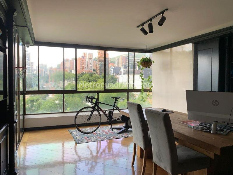 Apartamento Amoblado de 4 Alcobas con Piscina en El Poblado - 7