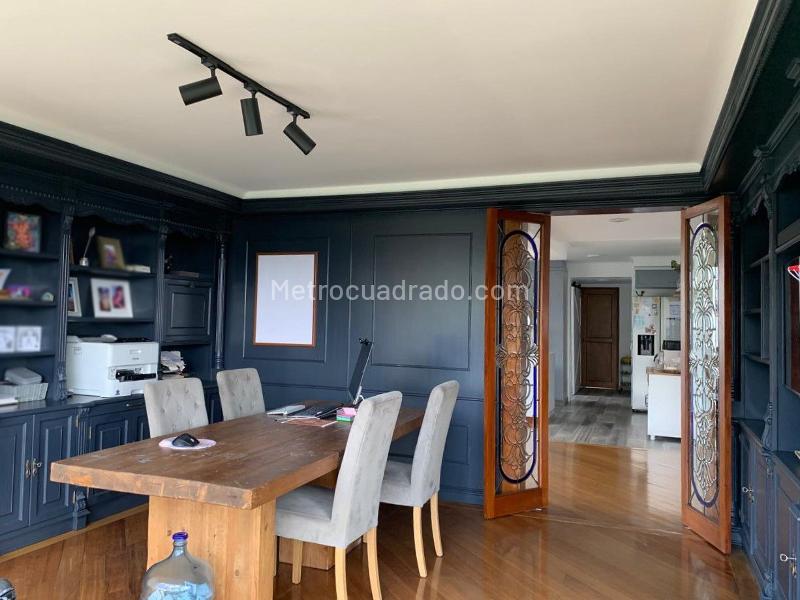 Apartamento Amoblado de 4 Alcobas con Piscina en El Poblado - 8