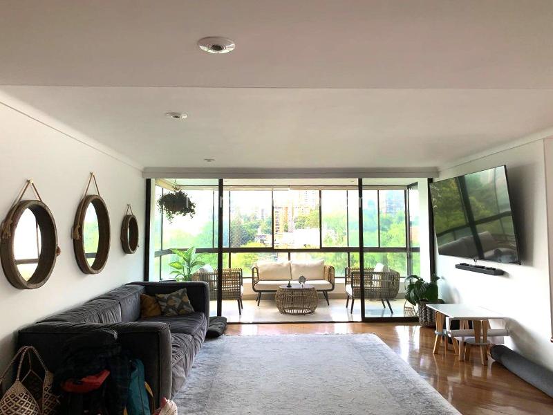 Apartamento Amplio de 4 Alcobas Cerca de Clínicas en El Poblado - 2