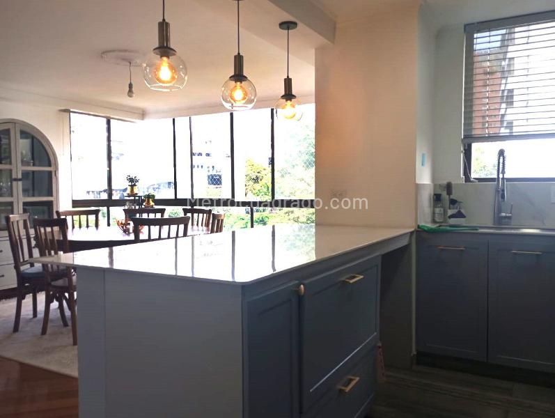 Apartamento Amplio de 4 Alcobas Cerca de Clínicas en El Poblado - 6