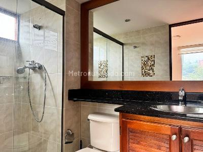 Apartamento de 3 alcobas en venta en San Lucas, Medellín, 130 m² · foto 18 de 19