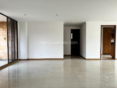 Apartamento de 3 alcobas en venta en San Lucas, Medellín, 130 m² · foto 4 de 19