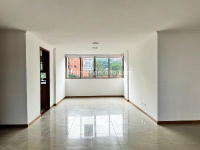 Apartamento de 3 alcobas en venta en San Lucas, Medellín, 130 m² · foto 5 de 19