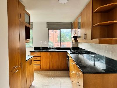 Apartamento de 3 alcobas en venta en San Lucas, Medellín, 130 m² · foto 7 de 19