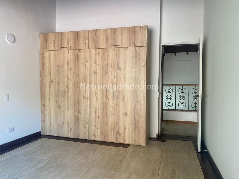 Casa Amplia de 5 Alcobas en El Poblado, Unidad Cerrada - 6