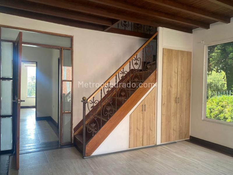 Casa Amplia de 5 Alcobas en El Poblado, Unidad Cerrada - 9