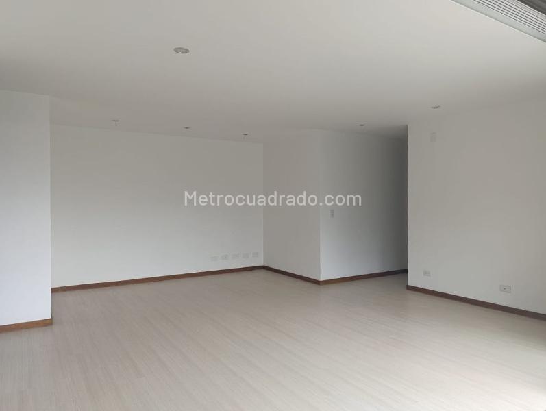 Apartamento de 2 Alcobas en El Poblado con Gran Acceso - 2