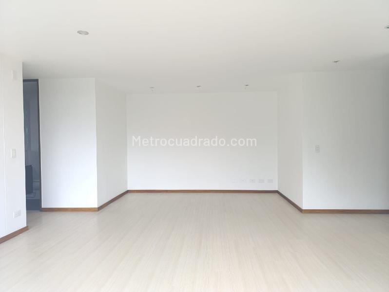 Apartamento de 2 Alcobas en El Poblado con Gran Acceso - 4