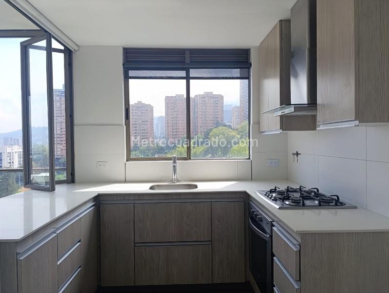 Apartamento de 2 Alcobas en El Poblado con Gran Acceso - 7
