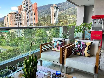 Apartamento de 3 alcobas en venta en El Poblado, Medellín, 214 m² · foto 18 de 19