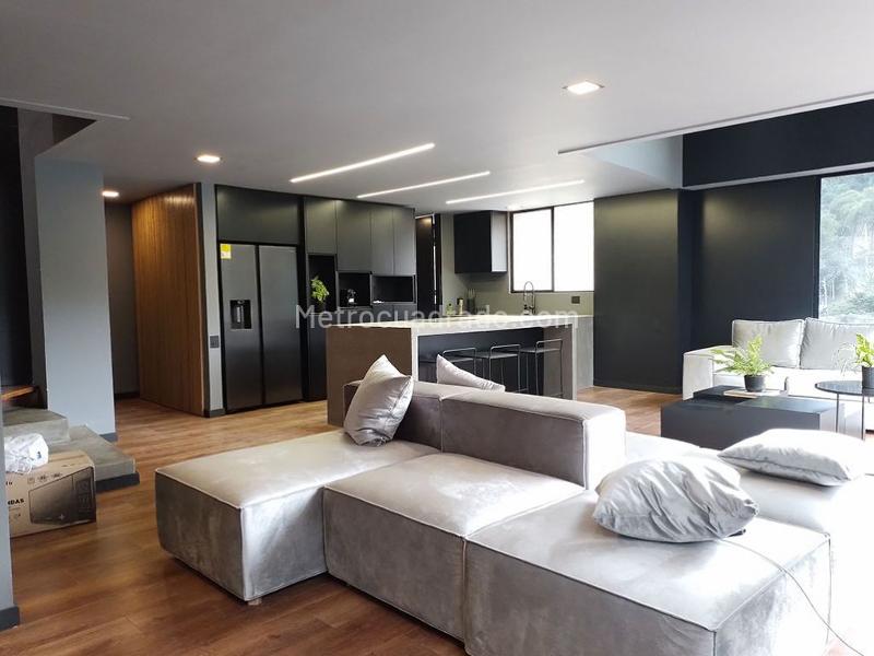 Modern 2BR Apartment in Residential Area of El Poblado - 3