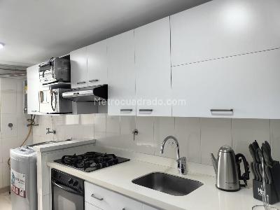 Apartamento en arriendo en El Poblado, Medellín · foto 4 de 14