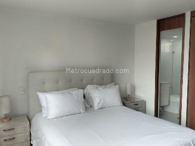 Apartamento en arriendo en El Poblado, Medellín · foto 8 de 14