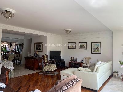 Apartamento de 4 alcobas en venta en El Poblado, Medellín, 190 m² · foto 3 de 18