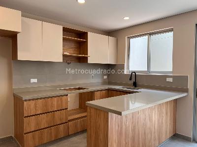 Casa de 3 alcobas en venta en Gualanday, Rionegro, 155 m² · foto 4 de 17