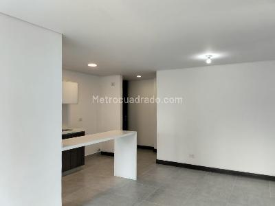 Apartamento de 2 alcobas en arriendo en El Poblado, Medellín, 72 m² · foto 3 de 14