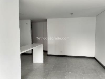 Apartamento de 2 alcobas en arriendo en El Poblado, Medellín, 72 m² · foto 4 de 14
