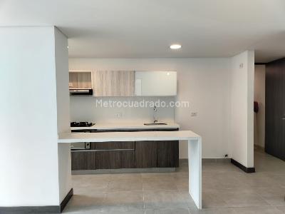 Apartamento de 2 alcobas en arriendo en El Poblado, Medellín, 72 m² · foto 5 de 14