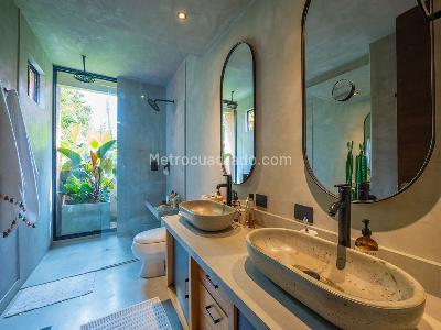 Apartamento de 2 alcobas en venta en El Poblado, Medellín, 153 m² · foto 10 de 11