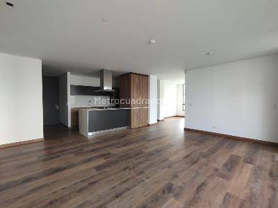 Apartamento de 3 alcobas en venta en El Poblado, Medellín, 140 m² · foto 3 de 16