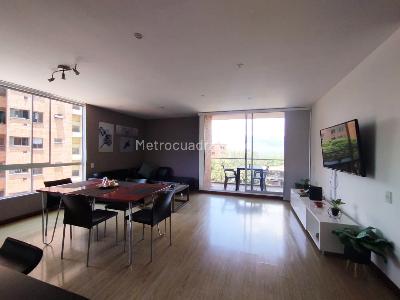 Apartamento de 2 alcobas en arriendo en El Poblado, Medellín, 97 m² · foto 3 de 12