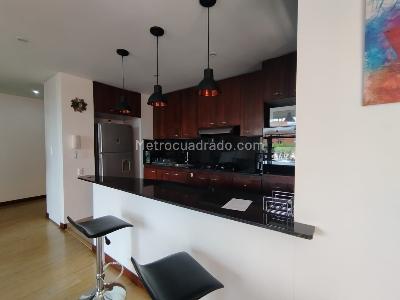 Apartamento de 2 alcobas en arriendo en El Poblado, Medellín, 97 m² · foto 5 de 12