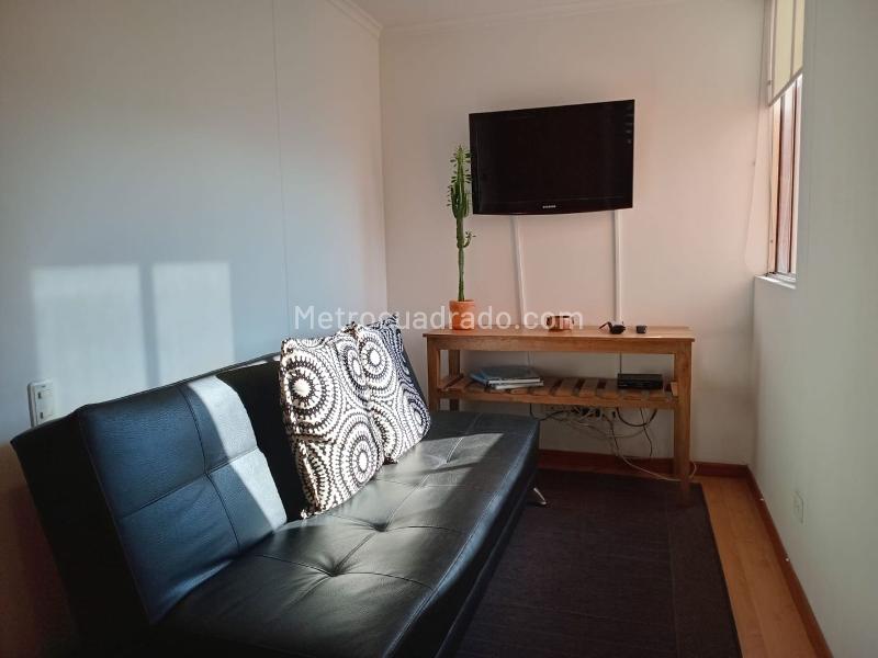 Furnished 2BR Apartment with Pool in El Poblado - 3