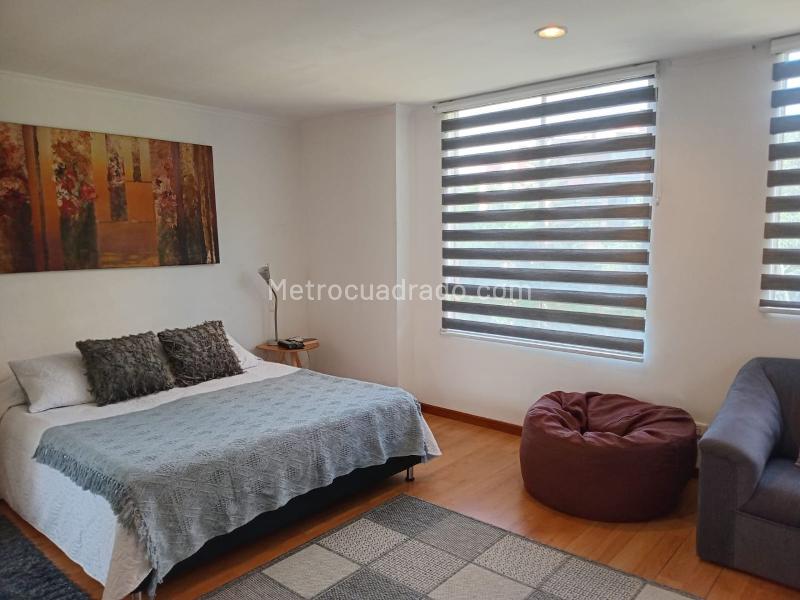 Furnished 2BR Apartment with Pool in El Poblado - 9