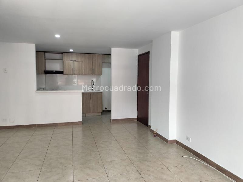 3BR Apartment with TV Lounge and Covered Parking in El Poblado - 5