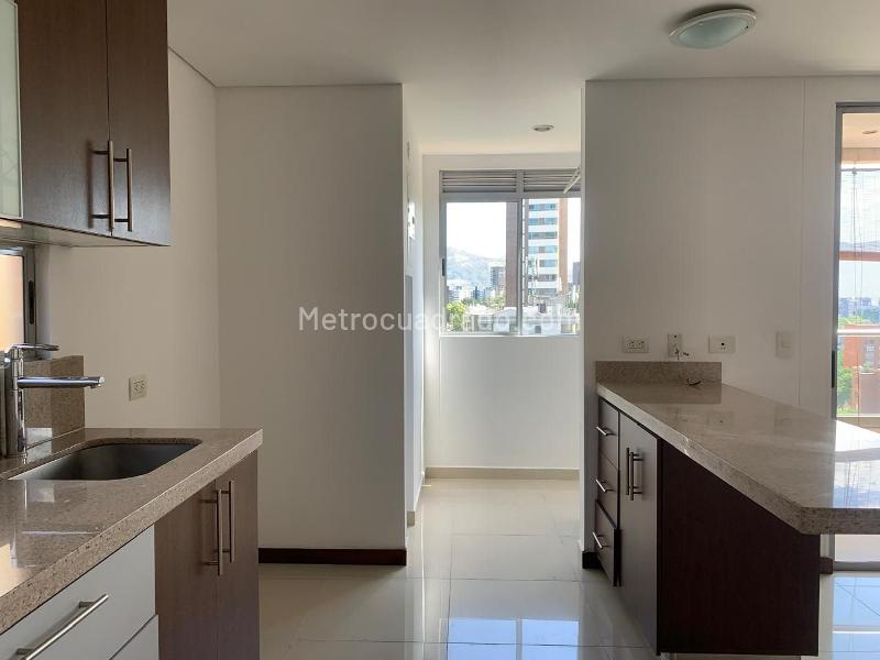 Apartamento de 2 Alcobas en El Poblado con Balcón y Gimnasio - 8