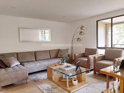 Apartamento de 3 alcobas en venta en El Poblado, Medellín, 240 m² · foto 2 de 16