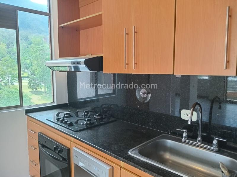 Apartamento Moderno de 2 Alcobas con Amenidades en El Poblado - 5