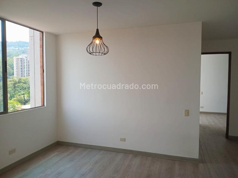 Apartamento Moderno de 2 Alcobas con Amenidades en El Poblado - 7
