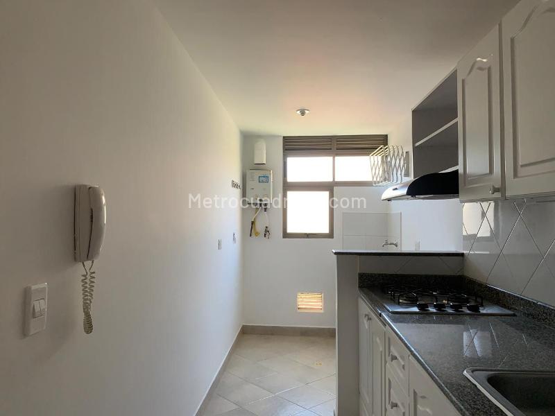 2BR Apartment for Rent in El Poblado with Balcony & Covered Parking - 3