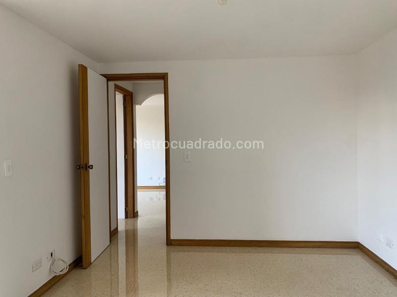 2BR Apartment for Rent in El Poblado with Balcony & Covered Parking - 7