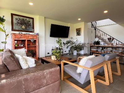 Casa de 3 alcobas en venta en Rionegro, Rionegro, 234 m² · foto 2 de 19
