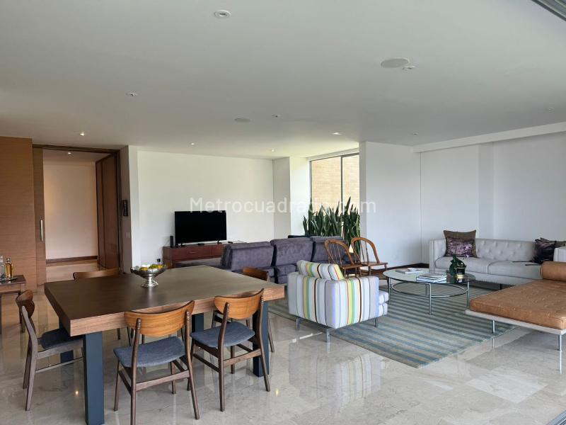 Luxurious 3BR Apartment in El Poblado - 5