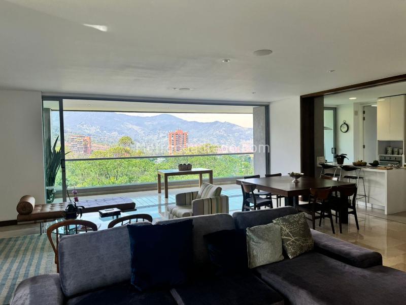 Modern 3BR Apartment Near Malls in El Poblado - 3