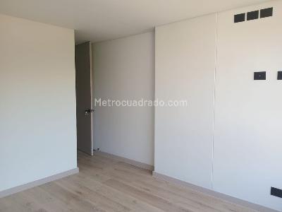 Apartamento de 3 alcobas en venta en La Florida, Medellín, 220 m² · foto 11 de 18
