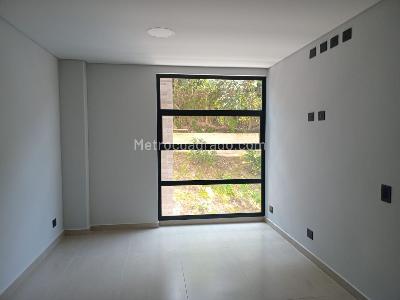Apartamento de 3 alcobas en venta en La Florida, Medellín, 220 m² · foto 12 de 18