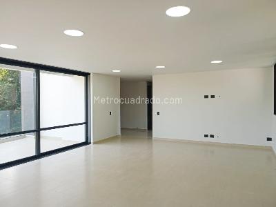 Apartamento de 3 alcobas en venta en La Florida, Medellín, 220 m² · foto 2 de 18