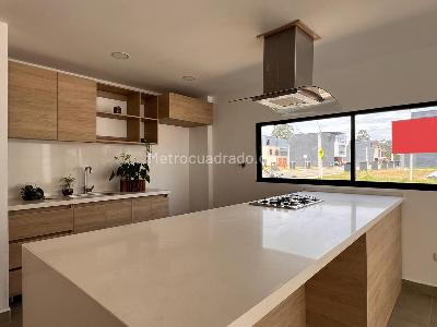 Casa de 4 alcobas en venta en Rionegro, Rionegro, 220 m² · foto 4 de 15