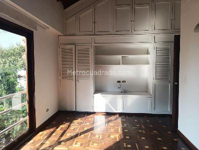 Casa de 4 alcobas en arriendo en El Poblado, Medellín, 300 m² · foto 13 de 20