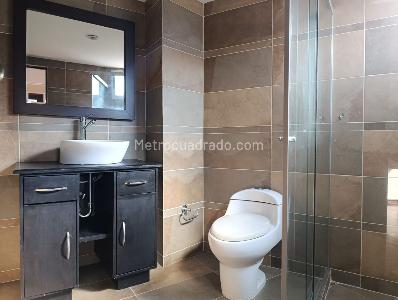 Casa de 4 alcobas en arriendo en El Poblado, Medellín, 300 m² · foto 17 de 20