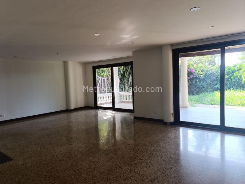 Casa de 4 Alcobas con Chimenea en El Poblado, Cerrado - 4