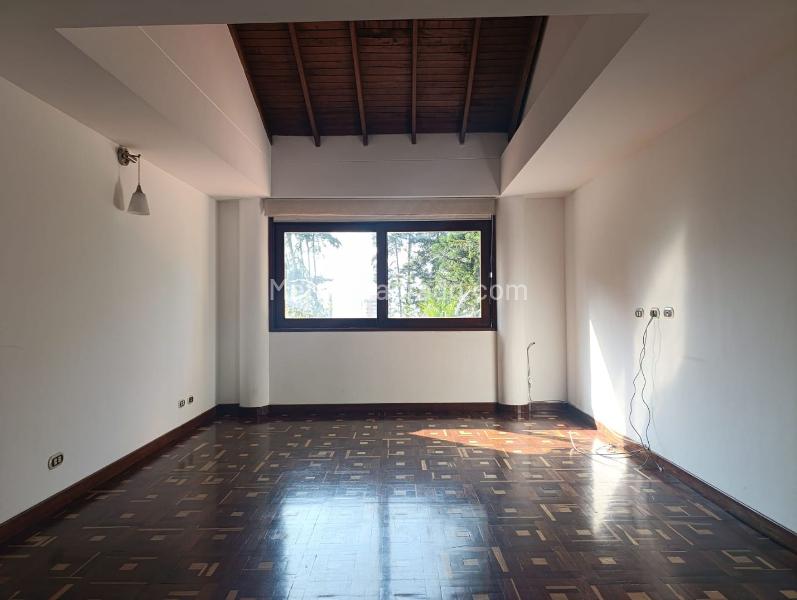 Casa de 4 Alcobas con Chimenea en El Poblado, Cerrado - 7