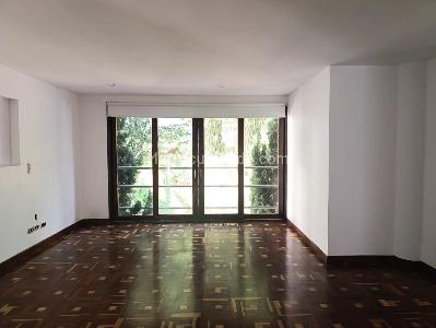 Casa de 4 alcobas en arriendo en El Poblado, Medellín, 300 m² · foto 9 de 20