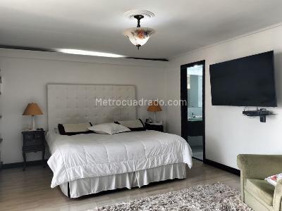 Apartamento de 4 alcobas en venta en El Poblado, Medellín, 330 m² · foto 13 de 18