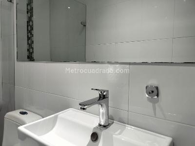 Apartamento de 4 alcobas en venta en El Poblado, Medellín, 330 m² · foto 17 de 18
